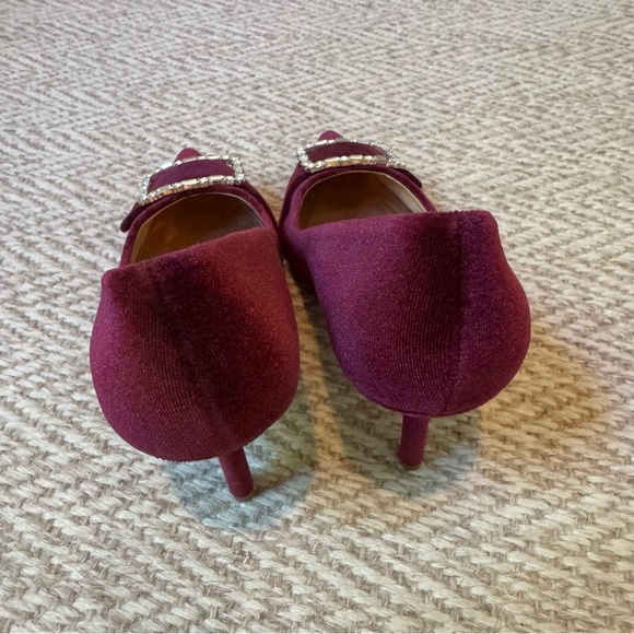 BADGLEY MISCHKA Cher Crystal Embellished Velvet Burgundy Pumps | Size 8.5 - Picture 5 of 5